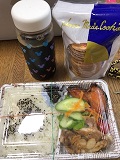 、アイスコーヒー手作りお弁当、泉屋の丸いクッキー.jpg