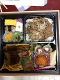 ウナギ黒毛弁当.jpg