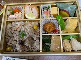 江島先生と梅の花弁当.jpg